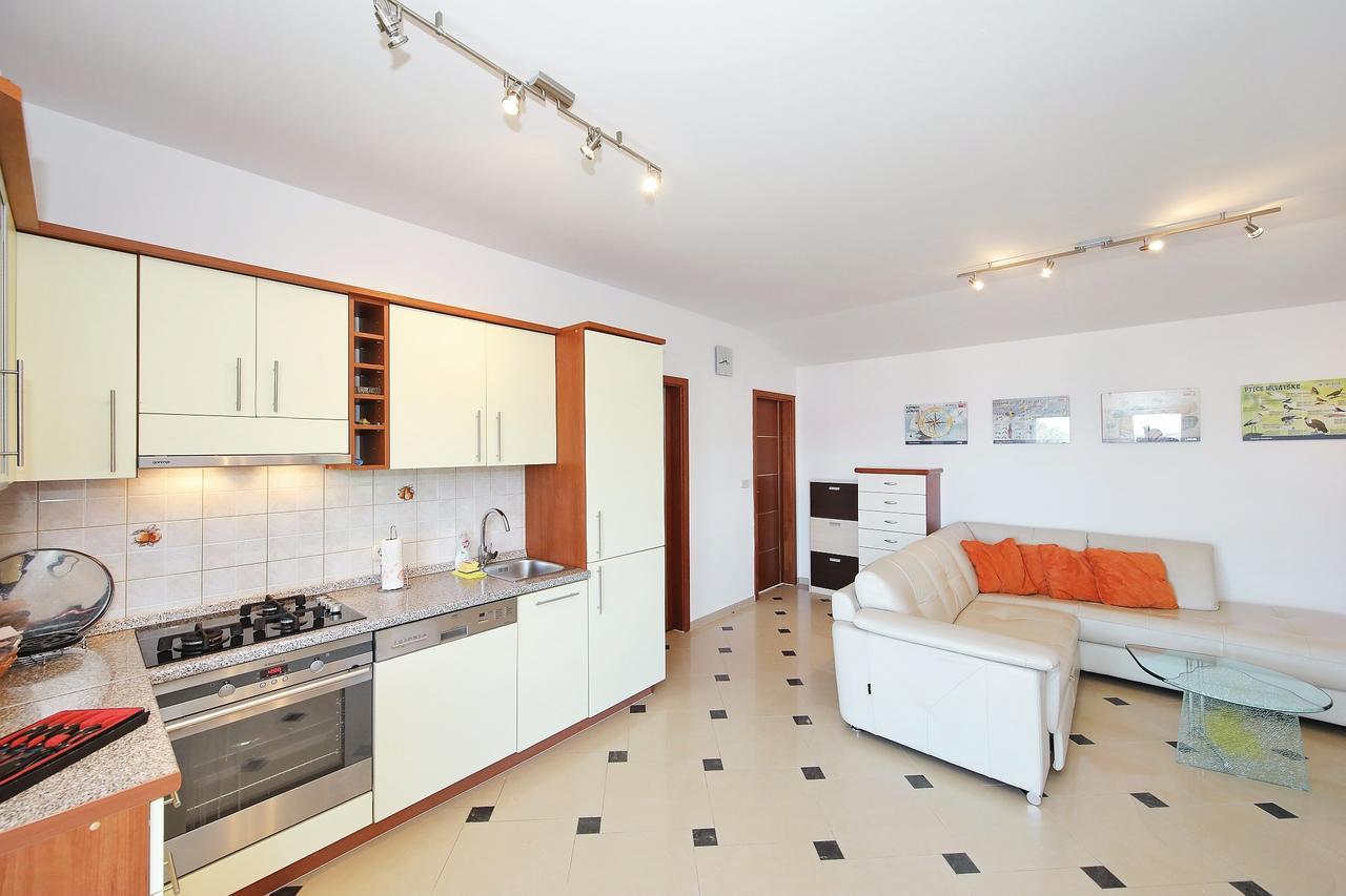 Apartment Sapavac Vir Exterior photo