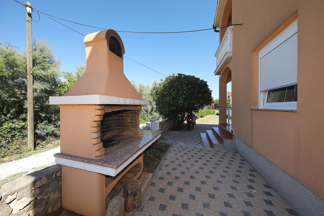 Apartment Sapavac Vir Exterior photo