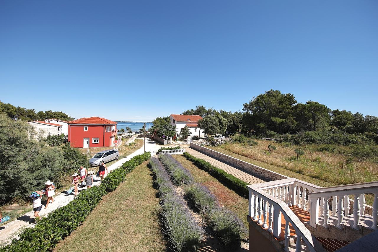 Apartment Sapavac Vir Exterior photo